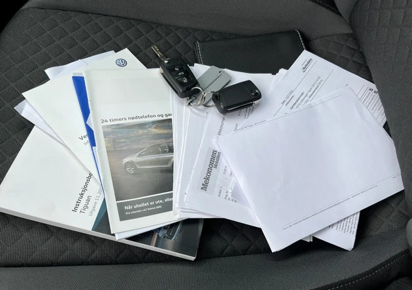 Volkswagen Tiguan cena 92899 przebieg: 99600, rok produkcji 2018 z Gdańsk małe 277